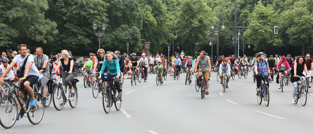 Die 39. ADFC-Fahrradsternfahrt fand in diesem Jahr unter dem Motto: "Fahrradstadt Berlin - jetzt!" statt.