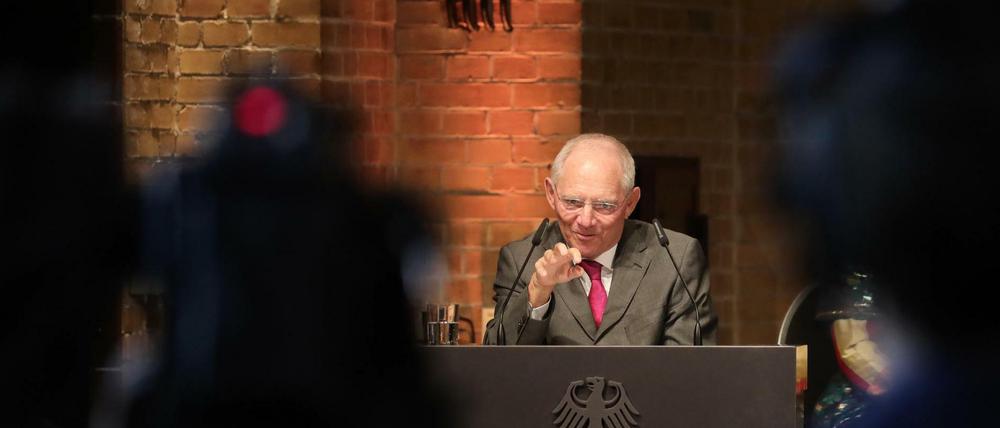 Bundesfinanzminister und ehemaliger Innenminister Wolfgang Schäuble (CDU) spricht in Berlin beim Festakt "10 Jahre Deutsche Islamkonferenz".