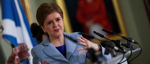 Die schottische Regierungschefin Nicola Sturgeon auf einer Pressekonferenz am 14. Juni 2022.