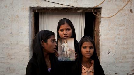 Asia Bibis Töchter machen auf das schlimme Schicksal ihrer Mutter aufmerksam.