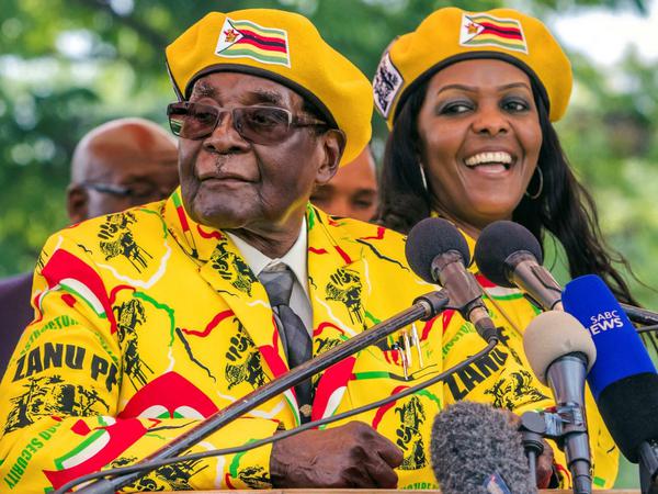 Schillernd: Robert Mugabe vor einer Woche bei einem Auftritt vor Anhängern.