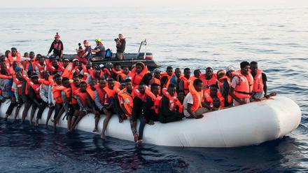 Die Fahrt über das Mittelmeer Richtung Europa ist nach wie vor lebensgefährlich.