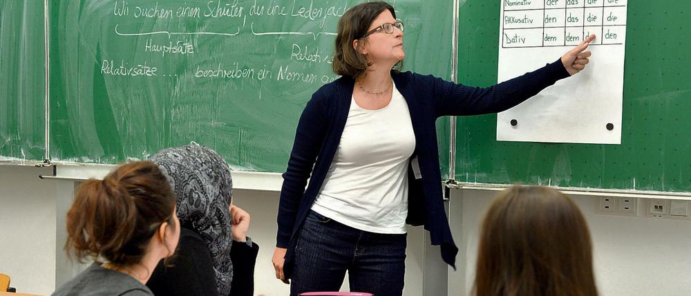Die meisten Flüchtlingskinder sind sehr motiviert und wollen schnell Deutsch lernen. 