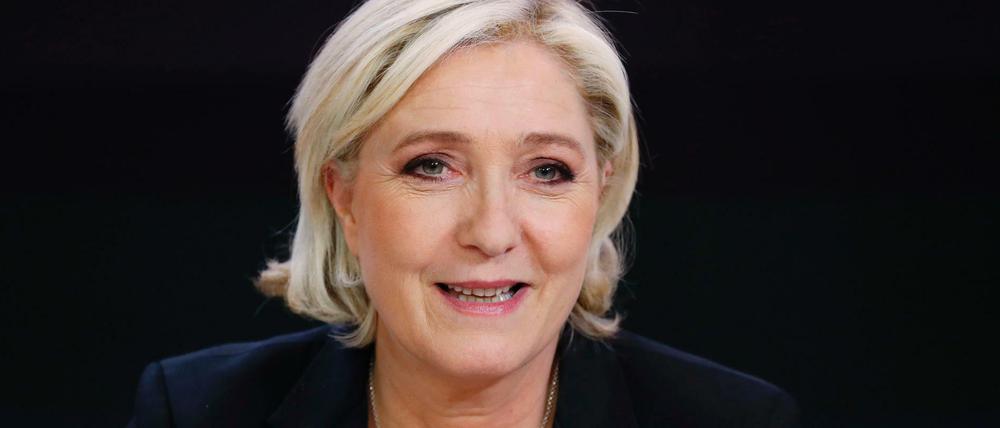 Marine Le Pen legt vorübergehend den Parteivorsitz nieder.
