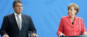 Vizekanzler Sigmar Gabriel und Bundeskanzlerin Angela Merkel wollen Griechenland im Euro halten.