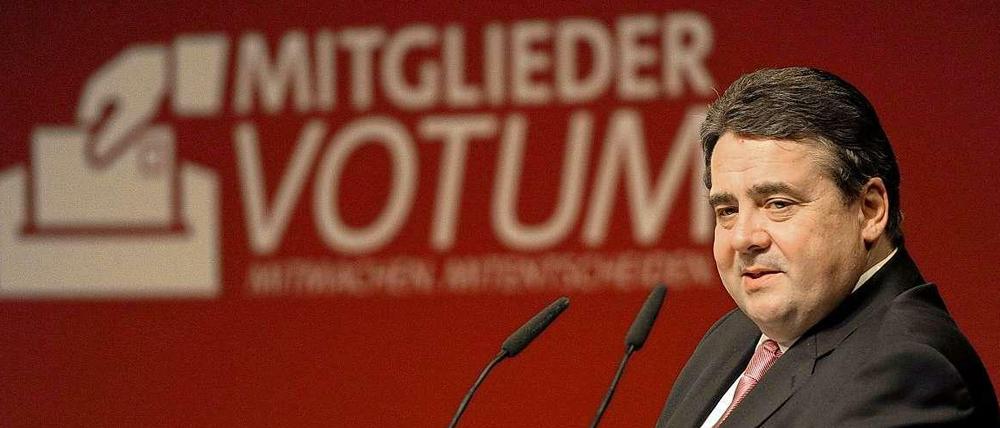 Beim Mitglieder-Votum in Hofheim am Donnerstagabend war SPD-Parteivorsitzende Sigmar Gabriel noch vergleichsweise entspannt. Später am Abend lieferte er sich mit Moderatorin Slomka ein heftiges Wortgefecht.