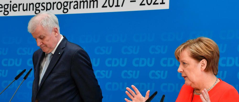 Kanzlerin Merkel und CSU-Chef Horst Seehofer stellen das gemeinsame Wahlprogramm vor. 