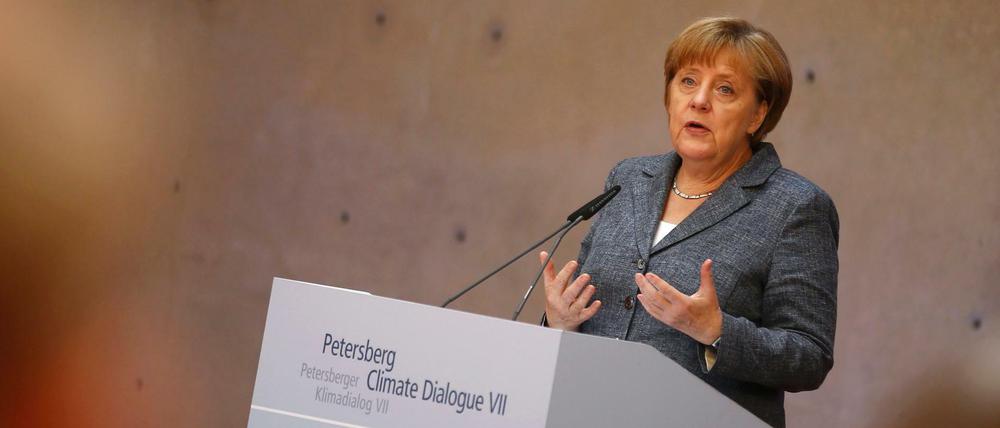 Bundeskanzlerin Angela Merkel (CDU) kündigte eine schnelle Ratifizierung des Pariser Klimaabkommens an. 