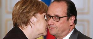 Bundeskanzlerin Angela Merkel und Frankreichs Präsident Francois Hollande bei einem Treffen in Paris.