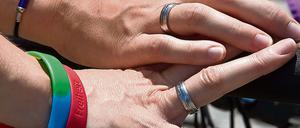 Am Freitag stimmt der Bundestag über die "Ehe für alle" ab.