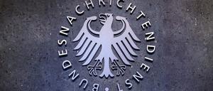 Ein Adler sieht scharf. Am Hauptsitz des Bundesnachrichtendiensts BND in Berlin. 