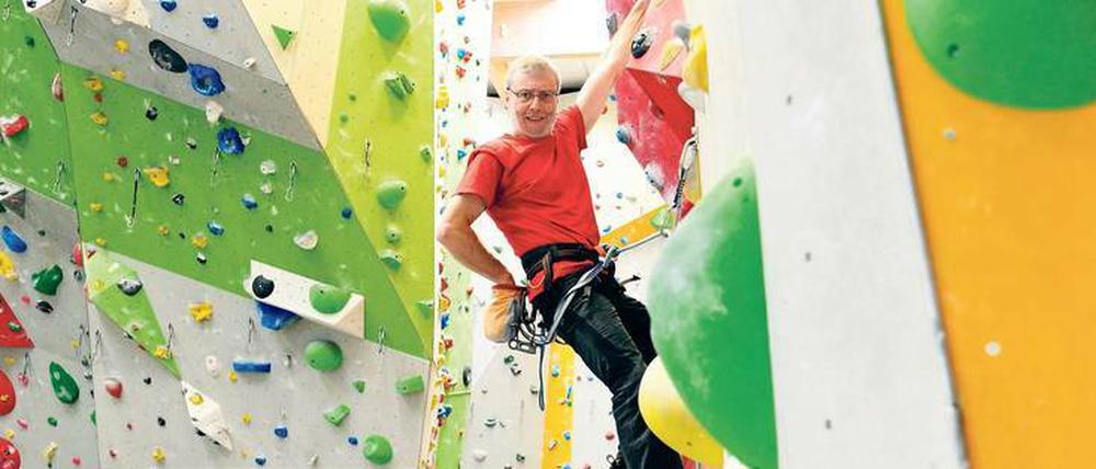  Das Klettern, sagt Michel Götz, 64, habe ihm „wieder festen Boden unter den Füßen gegeben“.