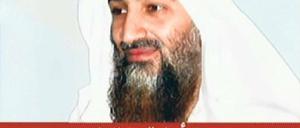 Sanft wirkte er, doch seine Methoden waren brutal. Der Chef und geistige Vater der Terrororganisation Al Qaida, Osama bin Laden, auf einem Fernsehbild von 2007. Foto:AFP
