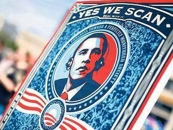 Obamas „Yes, we can“ verballhornt auf dem Plakat eines Demonstranten in Frankfurt am Main.