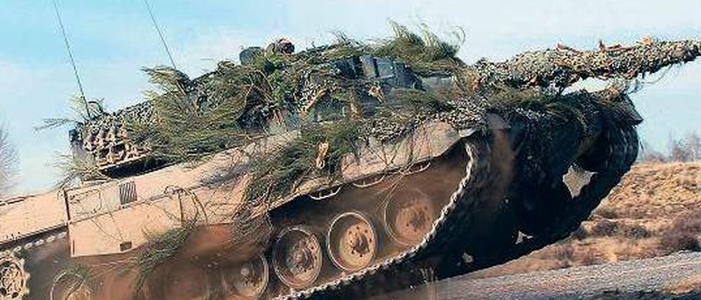 Schweres Gerät: Kampfpanzer vom Typ Leopard 2.
