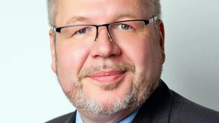 Joe Weingarten ist SPD-Politiker aus Rheinland-Pfalz und Abteilungsleiter im rheinland-pfälzischen Wirtschaftsministerium. Nun ist er Nachfolger von Andrea Nahles im Bundestag.