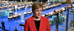 Schottlands Regionalpräsidentin Nicola Sturgeon bei der Auszählung der Stimmzettel in Glasgow.