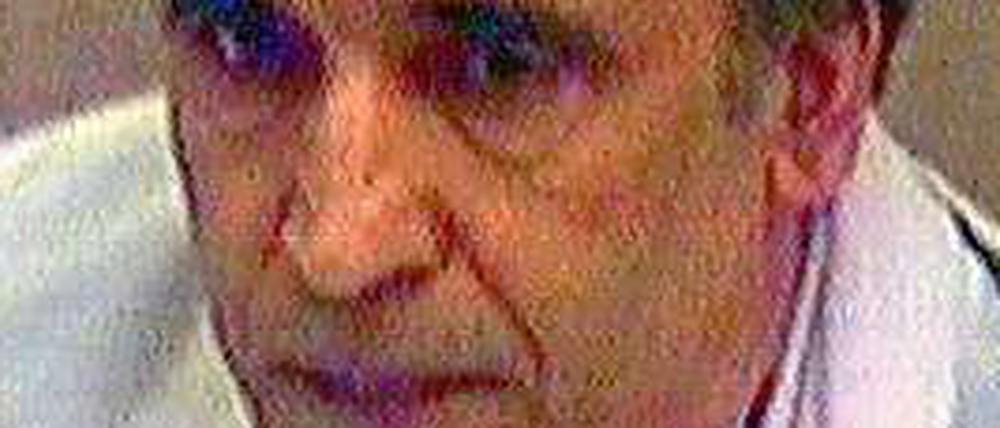 Der Libyer Abdelbaset al-Megrahi wurde wegen des Lockerbie-Anschlags verurteilt und später freigelassen. (Foto von 2002)