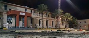 Bei einem Luftangriff auf die Militärakademie in Libyens Hauptstadt am 04.01.2020 sind mindestens 28 Menschen getötet und 18 weitere verletzt worden.
