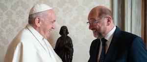 Papst Franziskus empfängt Martin Schulz. Dabei hat der keinen protokollarischen Rang mehr.