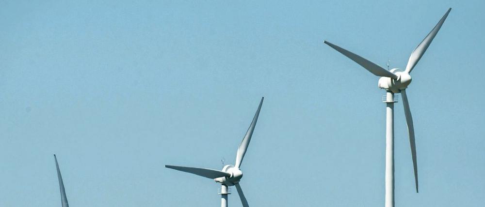 Windräder eines Windparks in der Nähe von Wolgast, Mecklenburg-Vorpommern.