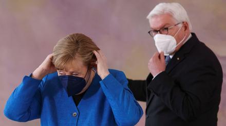 Bundeskanzlerin Angela Merkel und Bundespräsident Frank-Walter Steinmeier sollen vom dänischen Geheimdienst und der NSA abgehört worden sein.