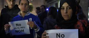 "Nicht in meinem Namen" - Muslime in Barcelona demonstrieren nach den Anschlägen in Paris.