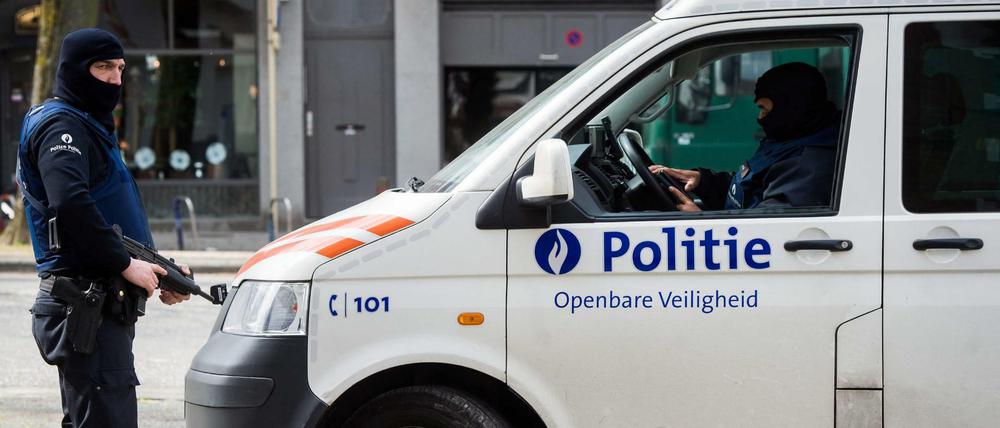 Bewaffnete Polizisten in Brüssel am 09. April 2016. 