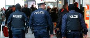 Die Bundespolizei hat ihre Präsenz am Berliner Hauptbahnhof deutlich erhöht.
