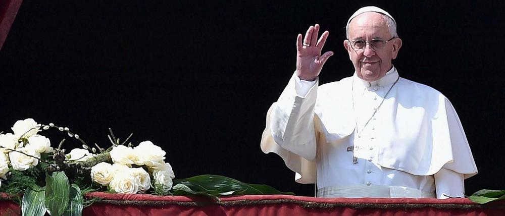 Den Segen des Papstes verfolgten neben den Menschen in Rom Millionen Gläubige im TV.
