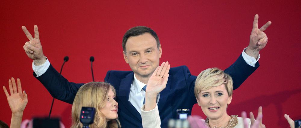 Wahlsieger Andrzej Duda mit Familie.