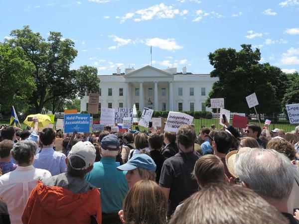 Protest gegen Trumps Regierungsstil vor dem Weißen Haus