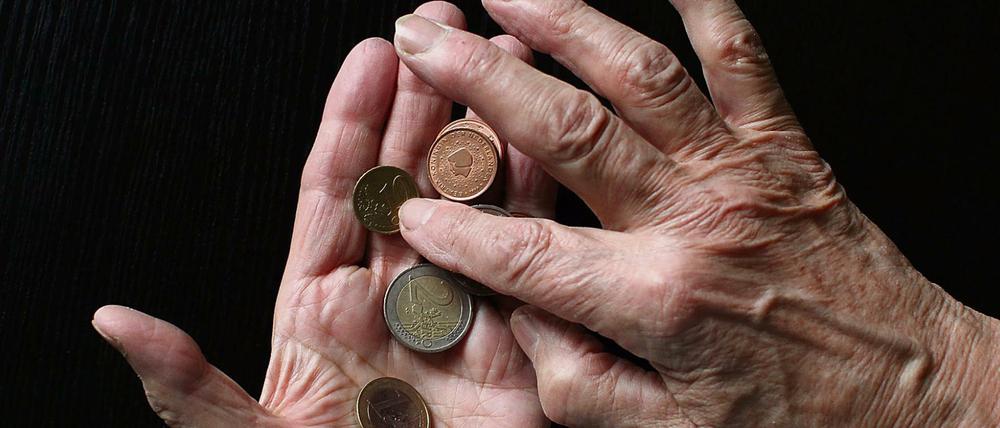 Kleine Münze: Auch Altersarmut ist ein Thema, das viele Menschen beschäftigt.
