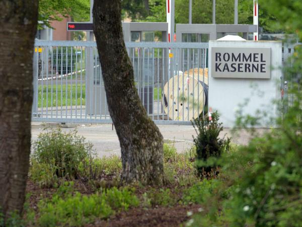 Eine Bundeswehrkaserne ist nach dem Generalfeldmarschall der Wehrmacht, Erwin Rommel, benannt.
