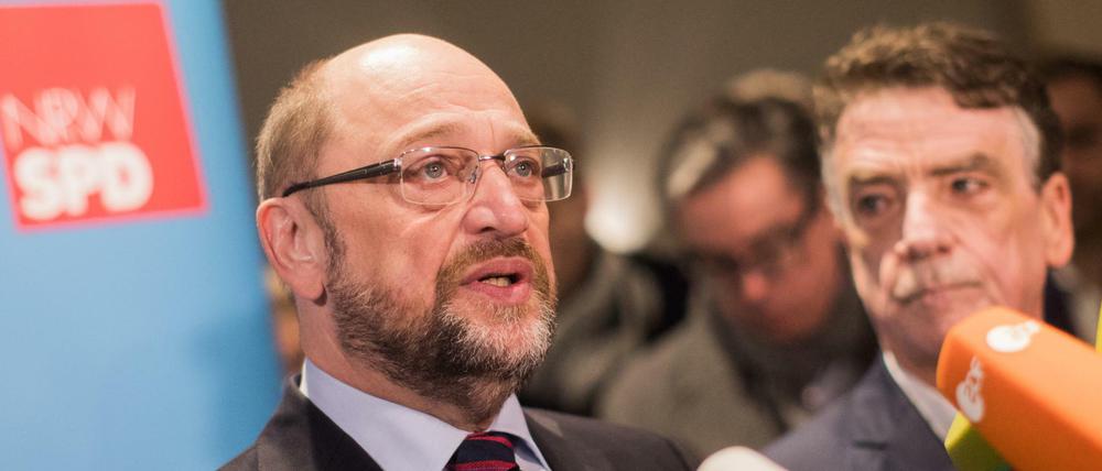 Der SPD-Vorsitzende Martin Schulz und der Vorsitzende des SPD-Landesverbands Nordrhein-Westfalen, Michael Groschek. 