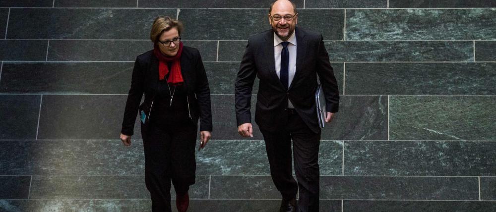 Geburtstagskinder auf dem Weg zur Sondierung: SPD-Chef Martin Schulz wurde am Mittwoch 62 - und verhandelte mit CDU und CSU.