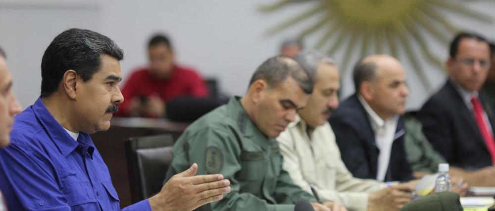 Venezuelas Präsident Nicolas Maduro spricht am 12. September bei einem Treffen mit Ministern in Caracas.