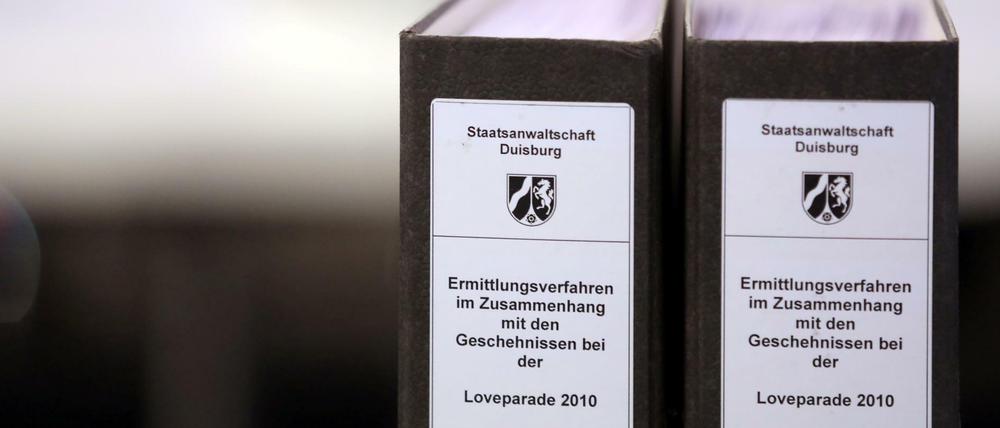 Material zur Aufarbeitung: die Ordner der Anklagebehörde zum Loveparade-Prozess.