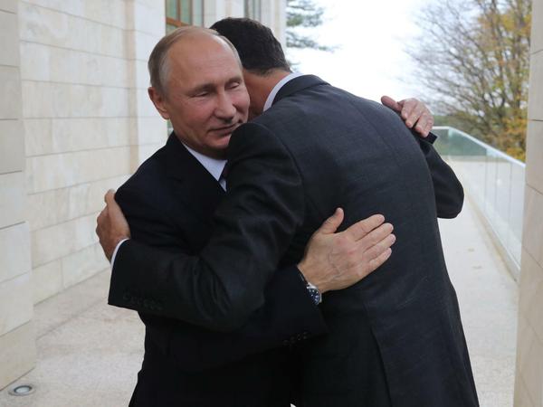 Auf einer Linie. Wladimir Putin empfängt seinen Schützling Baschar al Assad im russischen Sotschi.