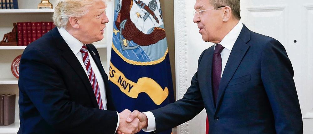 US-Präsident Donald Trump und Russlands Außenminister Sergej Lawrow am 10. Mai 2017 im Weißen Haus.