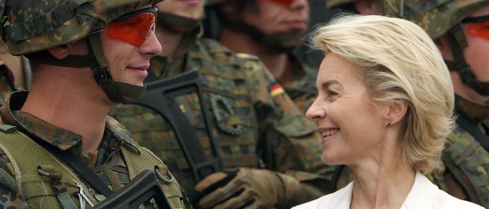 Bundesverteidigungsministerin Ursula von der Leyen (CDU) würde Bundeswehrsoldaten auch gerne im Inland einsetzen. 