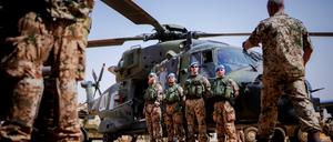 Die Bundeswehr ist in dem westafrikanischen Land an der UN-Mission Minusma und der EU-Ausbildungsmission EUTM beteiligt.