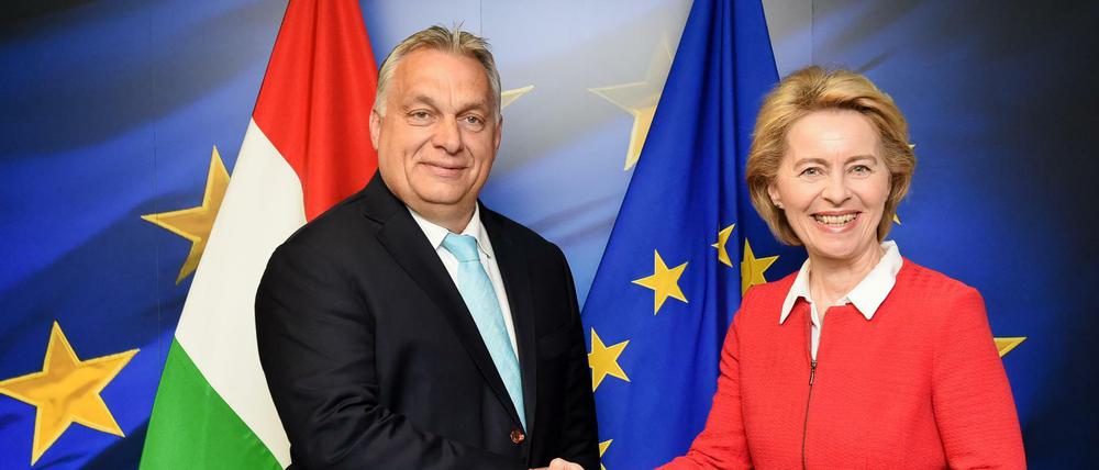 EU-Kommissionspräsidentin Ursula von der Leyen mit Ungarns Premier Viktor Orban 