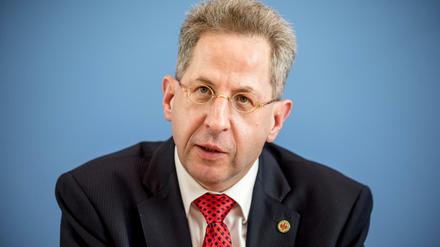 Hans-Georg Maaßen, Präsident des Bundesamtes für Verfassungsschutz, bestreitet, der AfD Tipps gegeben zu haben.