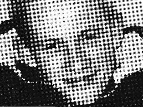 Waldemar Ickert und zwei seiner Freunde werden am 19. Dezember 2003 erstochen, nachdem sie in einer Diskothek mit einem Skinhead in Streit geraten sind.