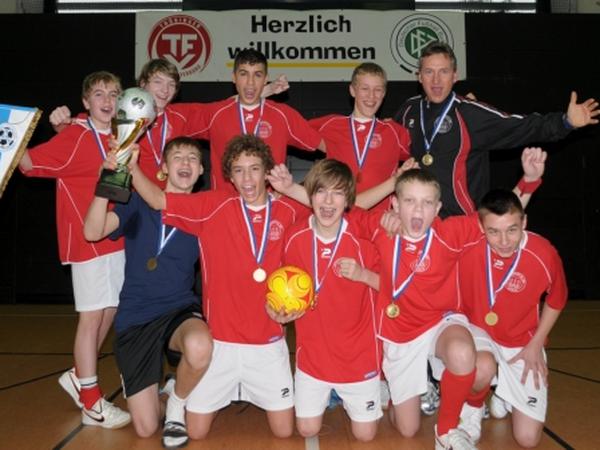 Die 1. C-Jugend des Lichterfelder FC ist frischgebackener NOFV-Meister im Futsal und nimmt am Bundesfinale in Bergkamen bei Dortmund teil.