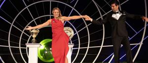 Looks good on the dancefloor: Angelique Kerber im Duett mit Novak Djokovic.
