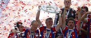 "Unglaubliche Saison": Der FC Bayern feiert den Meistertitel.