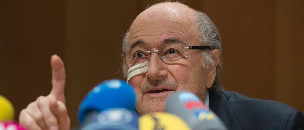 Acht Jahre gesperrt: Blatter gab direkt nach dem Urteil eine Pressekonferenz im alten Fifa-Hauptquartier am Sonnenberg in Zürich.