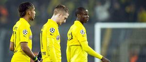 Die Dortmunder schleichen nach dem Aus in der Champions League gegen Juventus Turin enttäuscht vom Rasen.